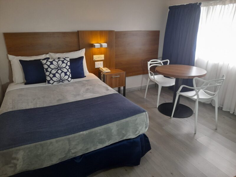 HOTEL TOWER HOUSE SUITES - Imagen 2